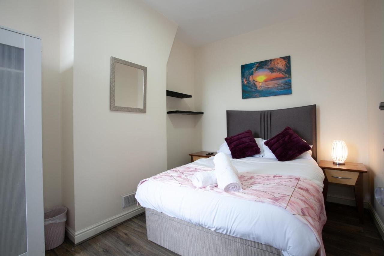 6 Bedroom House 10Min Drive From City Centre Manchester Exterior photo